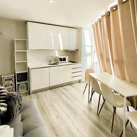 Montblanc & Zona Baja Apartment *